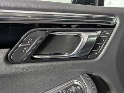 New 2026 Porsche Macan image 27