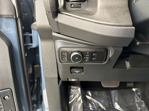 New 2025 Ford Bronco Badlands image 32