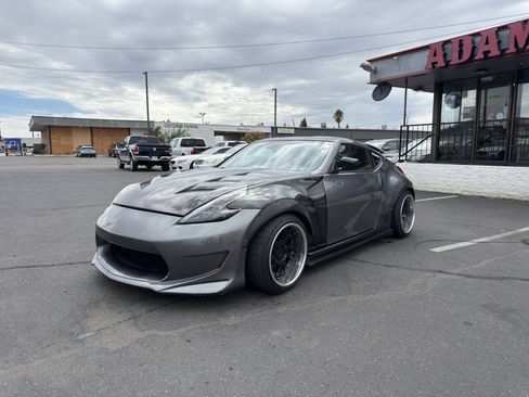 Used 2014 Nissan 370Z Touring w/ Sport Package RWD image 8