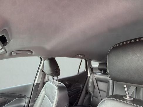 Used 2024 GMC Terrain SLT image 10