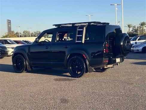 Used 2023 Land Rover Defender 130 SE image 30