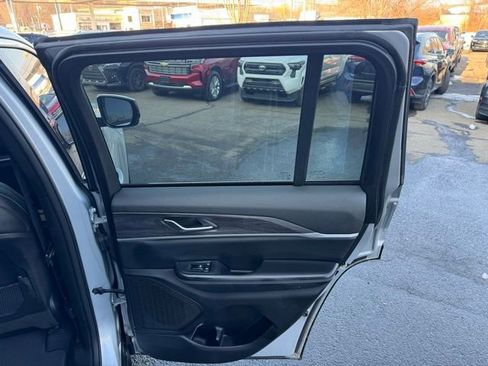 Used 2024 Jeep Grand Cherokee Limited RWD image 15