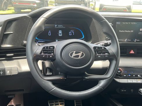 Used 2025 Hyundai Elantra Sport FWD image 22