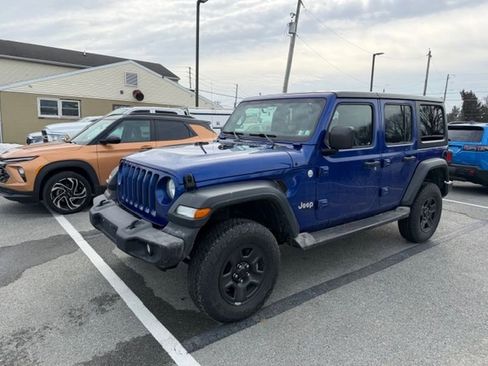 Used 2018 Jeep Wrangler Unlimited Sport image 2