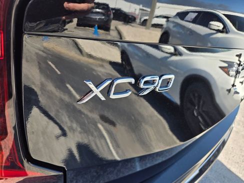 Used 2025 Volvo XC90 B5 Core w/ Climate Package image 12