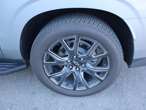 Used 2024 Chevrolet Suburban High Country w/ Advanced Technology Package image 45