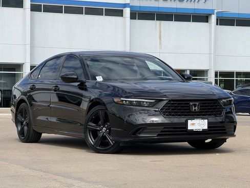 Used 2024 Honda Accord Sport image 2