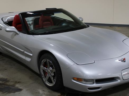 Used 2002 Chevrolet Corvette Convertible w/ Preferred Equipment Group2 RWD image 39