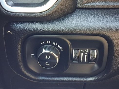 Used 2019 RAM 1500 Big Horn AWD/4WD image 28