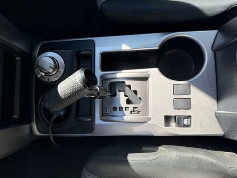 Used 2018 Toyota 4Runner SR5 AWD/4WD image 26