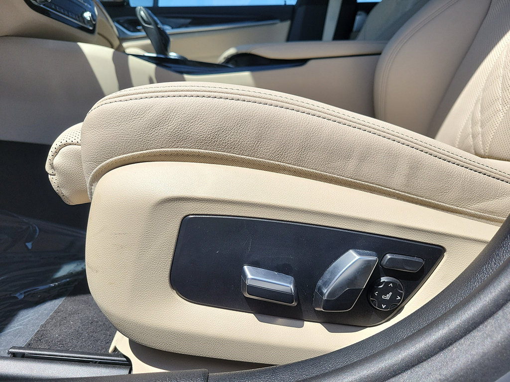 Used 2023 BMW 530i w/ Premium Package RWD image 22