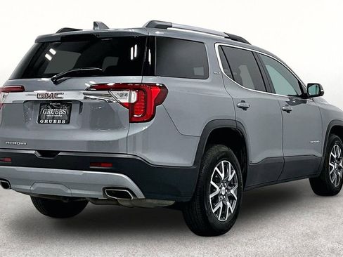 Used 2023 GMC Acadia SLT w/ Preferred Package FWD image 2