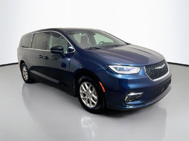 Used 2024 Chrysler Pacifica Touring FWD image 20