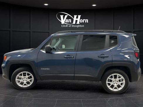 Used 2022 Jeep Renegade Latitude AWD/4WD image 4