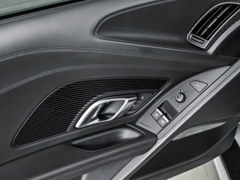 Used 2017 Audi R8 V10 image 21