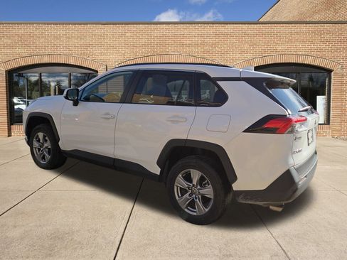 Used 2025 Toyota RAV4 XLE image 6