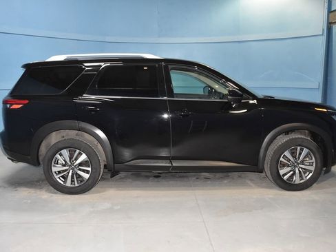 Certified 2025 Nissan Pathfinder SL image 20