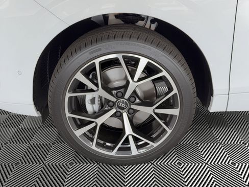 Used 2026 Audi Q3 quattro 2.0T w/ 20" Wheel Package image 12