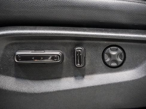 Used 2025 Honda Odyssey EX-L image 16