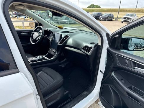 Used 2022 Ford Edge SE w/ Black Appearance Package AWD/4WD image 15
