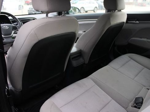Used 2017 Hyundai Elantra SE FWD image 19