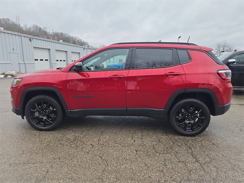 New 2025 Jeep Compass Latitude w/ Sun & Sound Group image 7