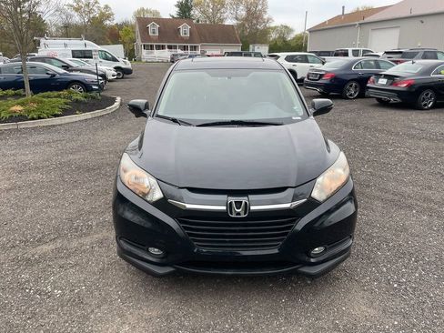 Used 2017 Honda HR-V EX image 3