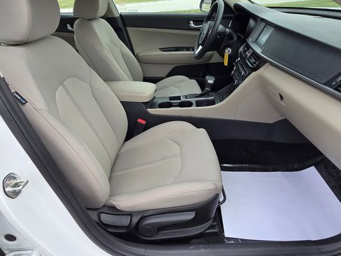 Used 2018 Kia Optima LX w/ 17" Alloy Wheels Package image 21