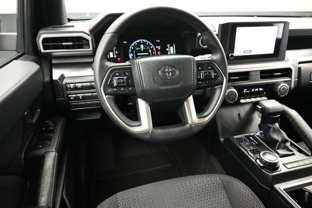 Used 2025 Toyota 4Runner SR5 AWD/4WD image 11