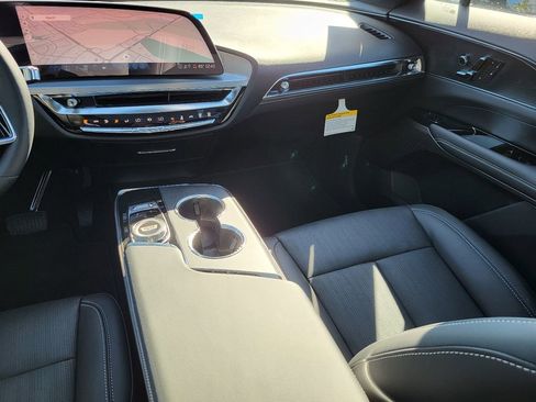 New 2026 Cadillac Lyriq Luxury image 30