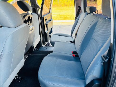 Used 2017 RAM 1500 Express image 21