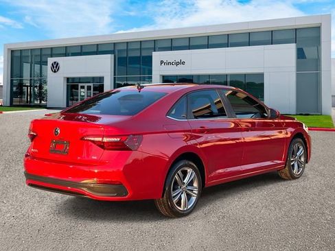 Certified 2023 Volkswagen Jetta SE image 3