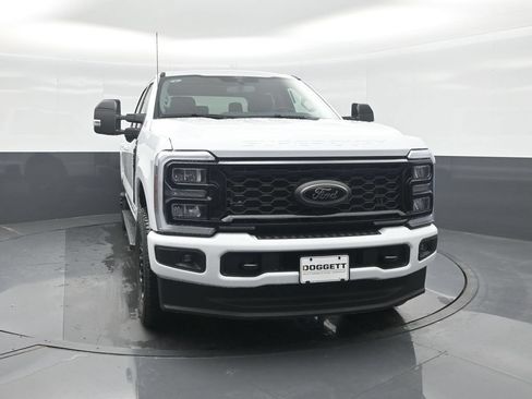 New 2026 Ford F250 Lariat w/ Black Appearance Package AWD/4WD image 8