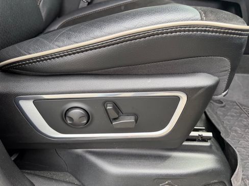 Used 2022 RAM 1500 Laramie AWD/4WD image 31