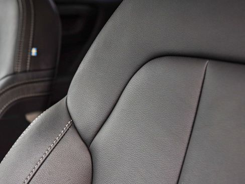 New 2025 Volvo XC40 B5 Core w/ Climate Package image 21