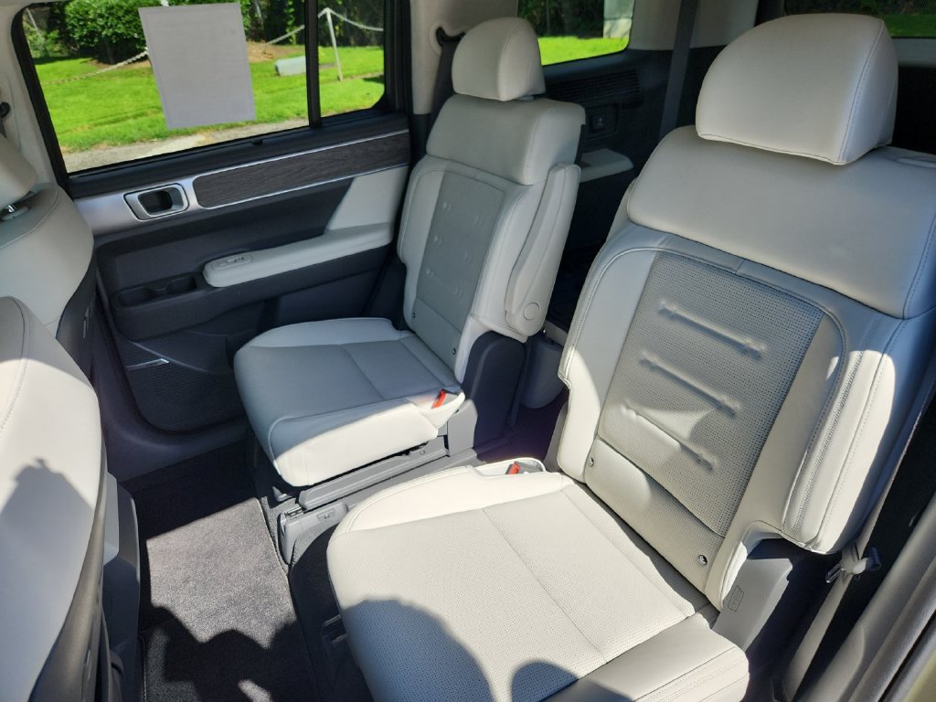Used 2025 Hyundai Santa Fe Calligraphy AWD/4WD image 22
