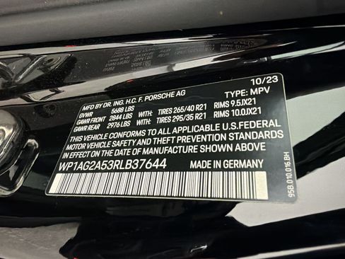 Certified 2024 Porsche Macan S AWD/4WD image 23