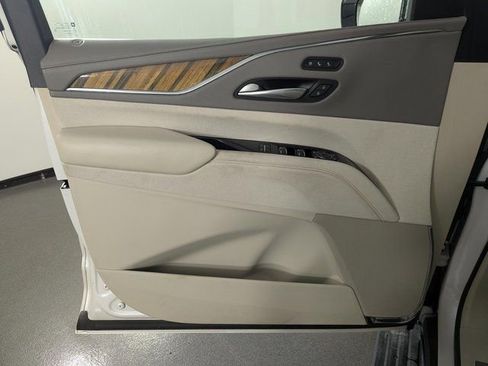 Used 2021 Cadillac Escalade ESV Sport Platinum image 10