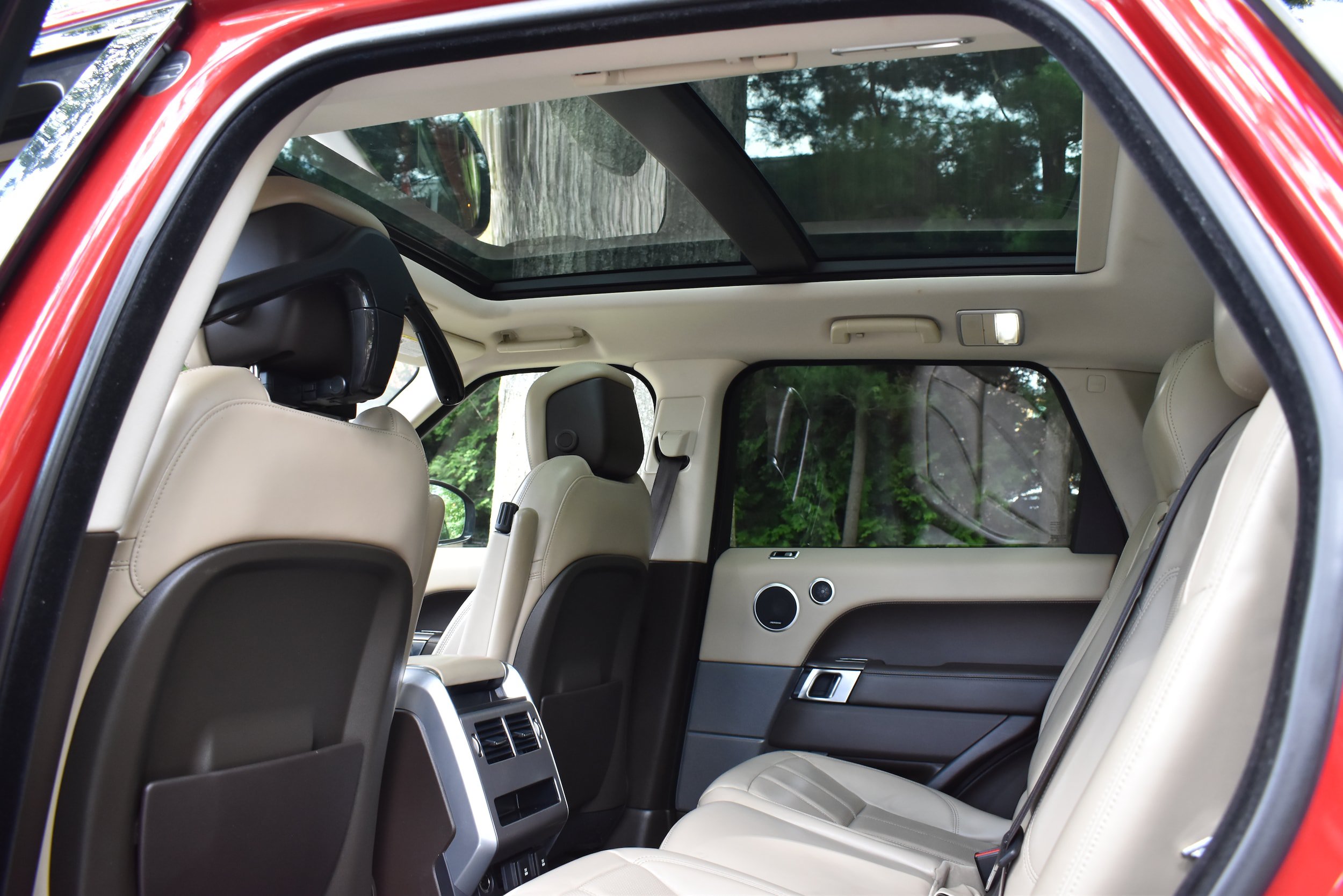 Used 2019 Land Rover Range Rover Sport HSE AWD/4WD image 25