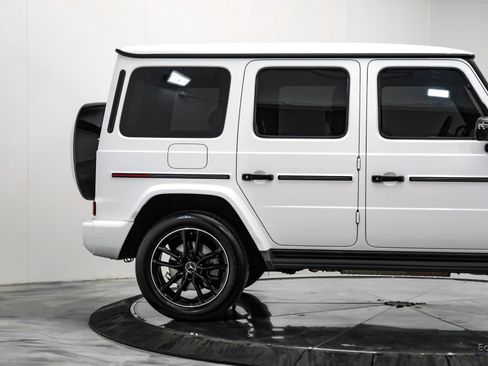 Used 2025 Mercedes-Benz G 550 w/ Exclusive Interior Package image 21