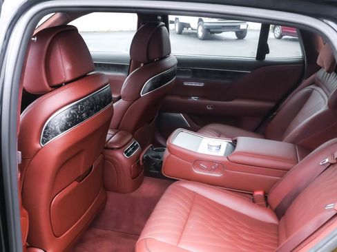 Used 2024 Genesis G90 3.5T image 31