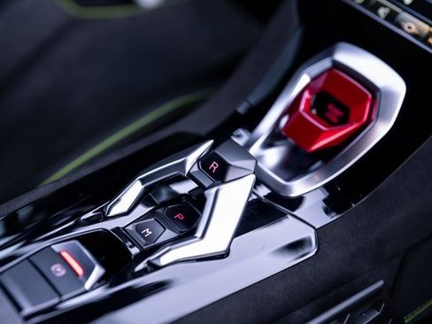 Used 2024 Lamborghini Huracan Sterrato image 35