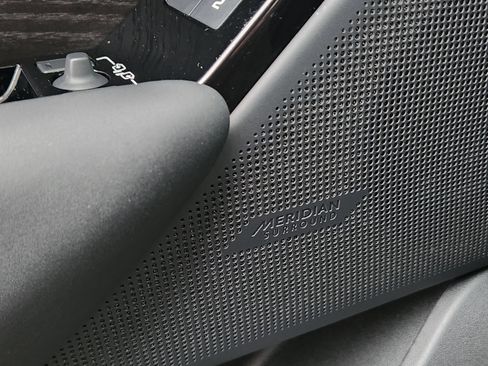 Certified 2026 Land Rover Range Rover Velar Dynamic SE image 23