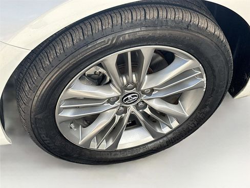 Used 2016 Toyota Camry SE image 33