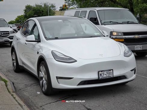 Used 2021 Tesla Model Y Long Range AWD/4WD image 4