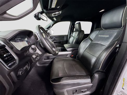 Used 2021 RAM 2500 Laramie w/ Night Edition AWD/4WD image 14