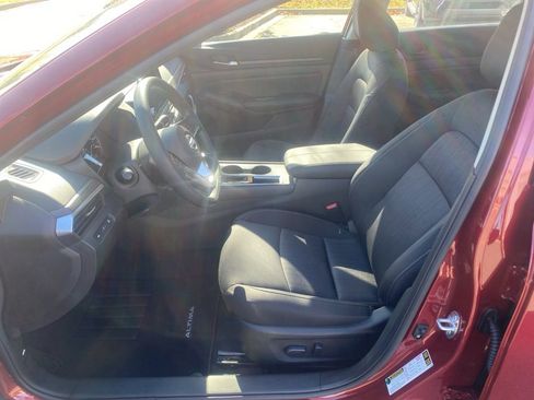 New 2025 Nissan Altima 2.5 SV w/ SV Premium Package image 12