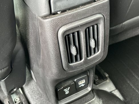 Used 2019 Jeep Compass Latitude AWD/4WD image 14