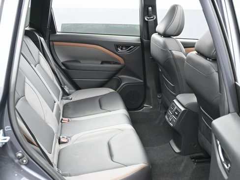 Used 2025 Subaru Forester Sport image 33