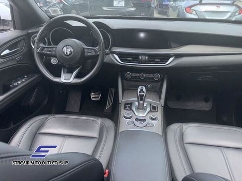 Used 2022 Alfa Romeo Stelvio Ti image 22
